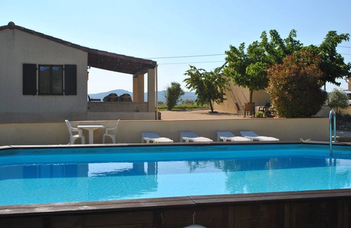 Banne House | Gîte Jaune