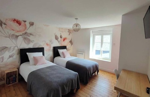 Pouillon House | Gîte L'Effervescence- Near Reims- Countryside- View of vineyards- Total renovation 2023