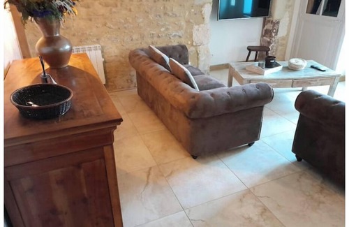 Veaugues House | "Gîte La Maison Family" beautiful garden near sancerre ideal for families