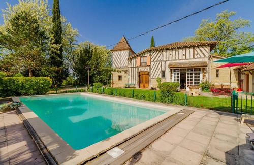 Lavergne House | Gîte Le Capricorne avec grande piscine privée