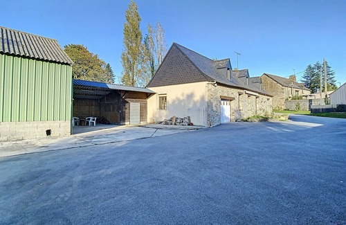 Landavran Villa | Gîte Le Karrdi (sleeps 10) ideal for families. Pets welcome!