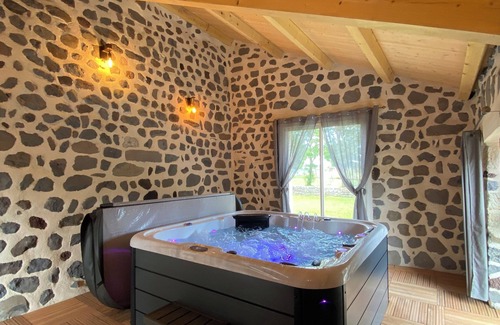 Arlempdes House | Gîte Les Perles Vertes