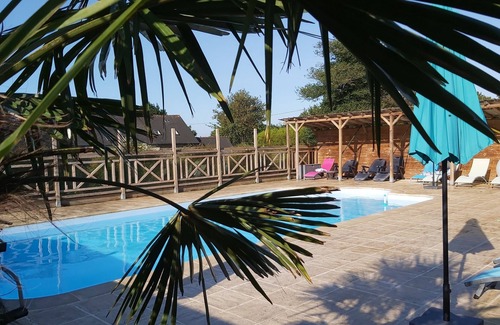 Calorguen Cottage | Gîte-Pointe du Chevet-Garden view-Ensuite with Bath