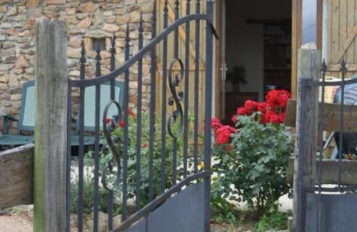 Neulise House | Gîte rural confortable avec terrasse, proche de Roanne - FR-1-496-376