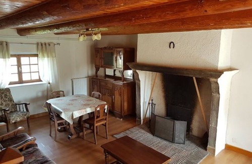 Sugeres House | Gîte Rustique et Confortable, en Plein Cœur du Livradois Forez