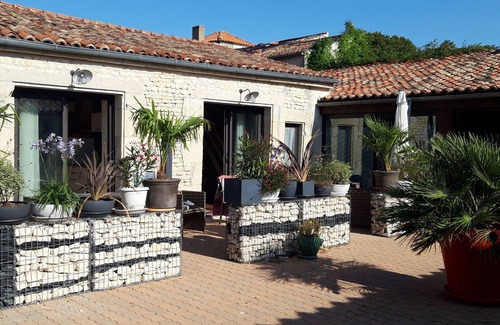 La Jarrie Apartment | Gîte Studio Piscine Couverte Proche La Rochelle Pour Petit Séjour en Famille