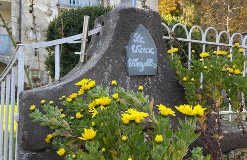 Volvic House | Gîtes Le Vieux Vinzelles, ideal for groups!