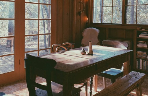 Altaville Cabin | ✨Güdren’s Gudwud✨ Whimsical & private artist retreat cabin in the woods