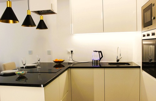 Braga Apartment | G 0.9 - Luxury Google Nest Smart House Pet Friendly