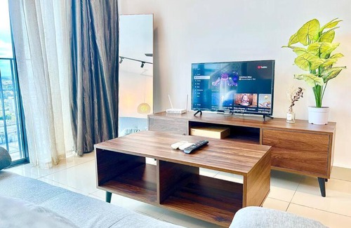 Shah Alam Apartment | G 1-5pax Cozy Home Trefoil Setia Alam 100mps Wifi & TV SCCC