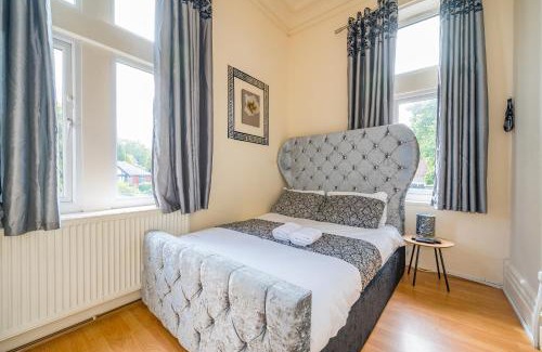 Leeds Apartment | *G11H* for a cosy luxurious lovely stay + Free Parking + Free Fast WiFi perfect for work or pleasure*