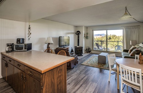 Gearhart Condo | G604 1st Floor, 1 bedroom limited ocean view, No cleaning fees
