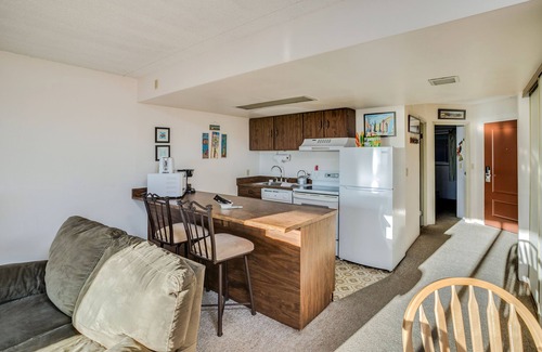 Gearhart Condo | G643 1 Bedroom 2nd floor Pet Friendly No Cleaning Fees