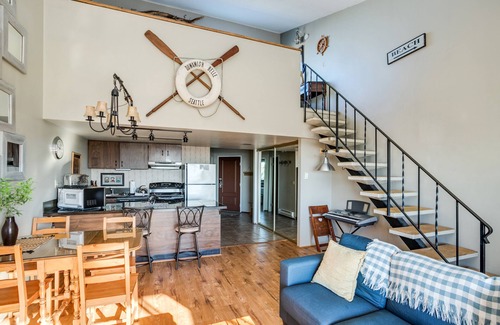 Gearhart Condo | G699 1 Bedroom with Loft Top floor No cleaning fees