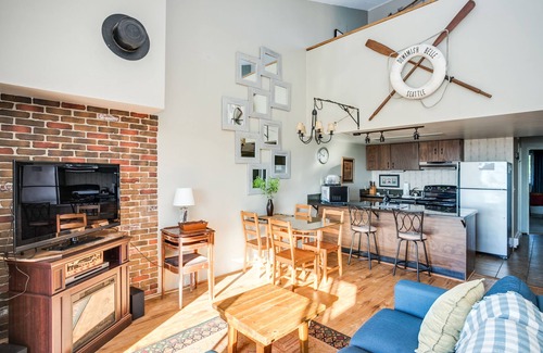 Gearhart Condo | G699 1 Bedroom with Loft Top floor No cleaning fees