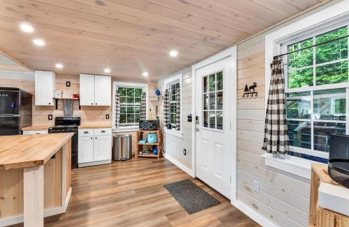 Belgrade House | Gables End Escape Lakefront Dock Kayaks