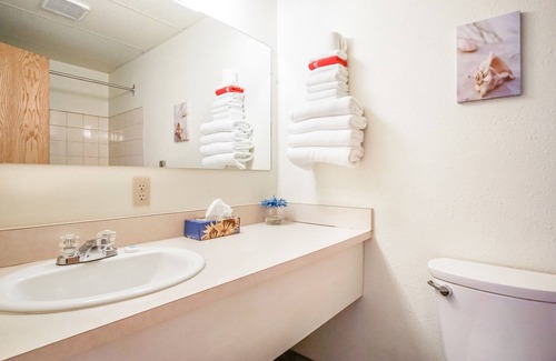 East Kootenay Hotel | Gables Motel