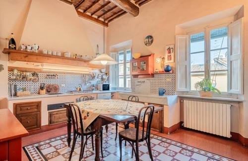 Lucca Historical Center Apartment | Gabry's Rooftop Terrace Home with breathtaking Views of Lucca & Tuscany