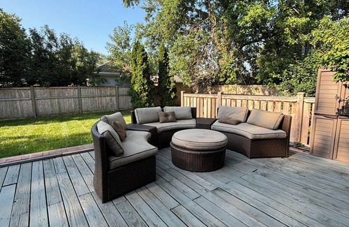 Aurora House | Galactic Oasis Wonderful 5 bedroom theme home, Wi-Fi, king beds and smart tvs