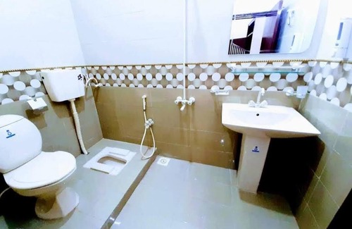 Gulshan-E-Jamal House | Galaxy Inn