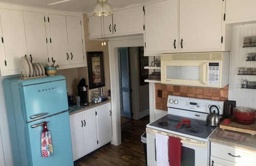 Gallatin House | Gallatin Get-Away Bungalow Perfect for quilters, hunters, or families!