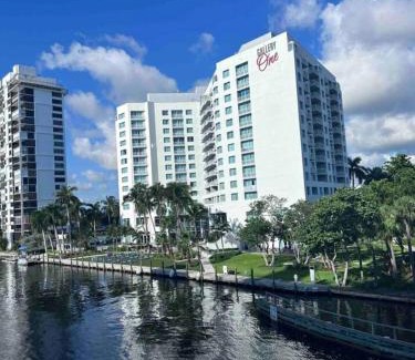 East Fort Lauderdale Apartment | GalleryOne Doubletree Hilton GC Secret Blending