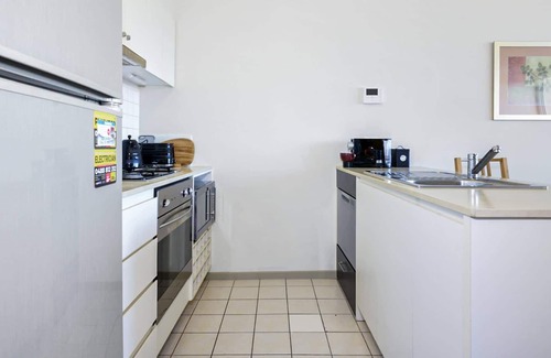 Kensington Apartment | Gallop to Your Getaway!