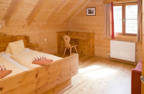 Pruggern Cabin | Galsterbergalmhütte - Almstallhütte - Holiday home "Almstallhütte"