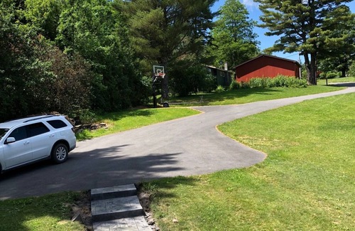 Broadalbin House | Galway Lake Getaway 3 Bedrooms, 2.5 Bath Sleeps 6