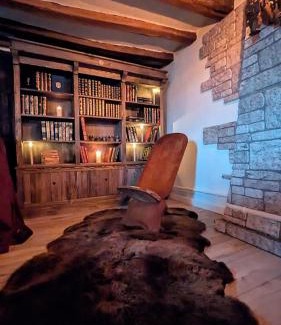 Chateauneuf-en-Thymerais Apartment | Game Room - Secret du 13è Jour