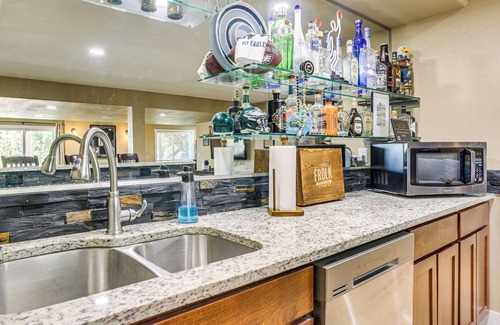 Highlands Ranch Apartment | Game Room, Home Gym & Deck: Littleton Apartment