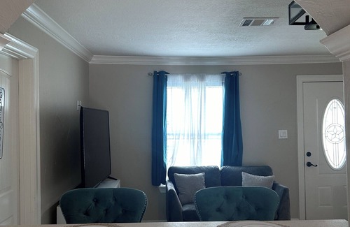 Voth House | Game room ! HUGE backyard , located in downtown Beaumont !