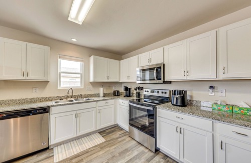 Holiday Shores House | Game Room & Private Yard: Retreat in Bullhead City
