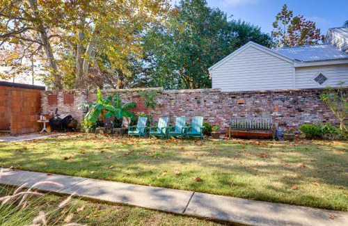 Central Business District Apartment | Game Room with Pool Table! Downtown Mobile Condo