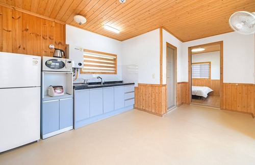 Deokhyeon House | Gapyeong sky pet Family Dogchae Pension