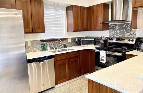 Central Oklahoma City Apartment | Garage Studio near OUSHC Hospital