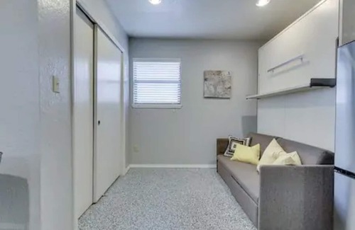 Central Oklahoma City Apartment | Garage Studio near OUSHC Hospital