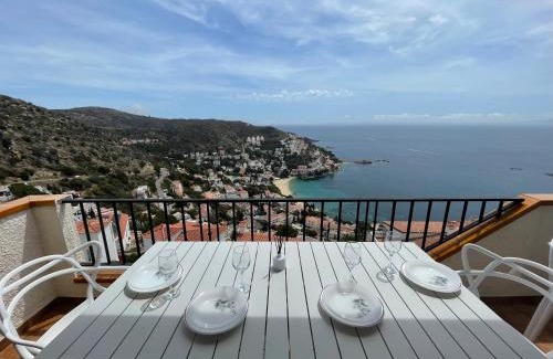 Almadraba-Canyelles Apartment | Garbinell