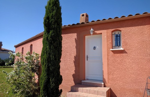 Rousson Villa | GARD - Near UZES - Villa standing 8 people - Quiet - Swimming pool - Petanque - View