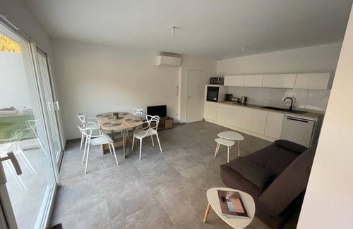 Pietrosella Apartment | Garden apartment