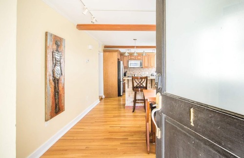 Historic Downtown Savannah Apartment | Garden Home on Jones Street Across from Clary's by Lucky Savannah