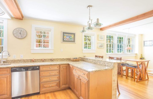 Historic Downtown Savannah Apartment | Garden Home on Jones Street Across from Clary's by Lucky Savannah