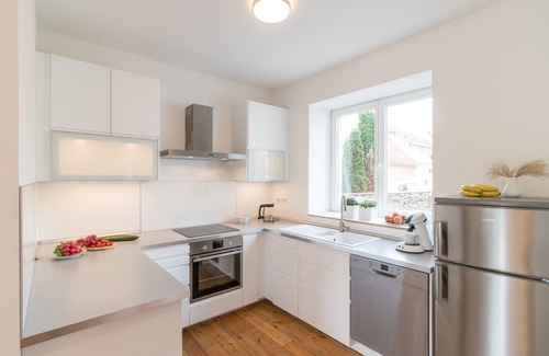 Mainz House | Garden house: Beautiful vacation home for up to 14 guests with a huge garden