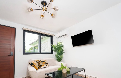 Cerro Gordo House | Garden of Eden Hotel Suite 7