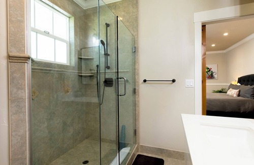 Murphys House | Garden of Eden: Your Peaceful Retreat