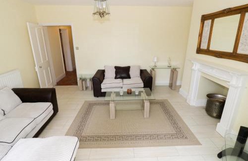 Malvern Apartment | Garden View