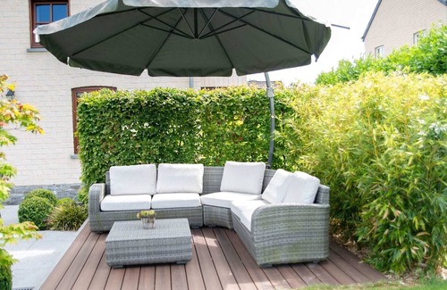 Habay-la-Neuve Villa | Garden-View Villa in Habay-la-Neuve with Sauna