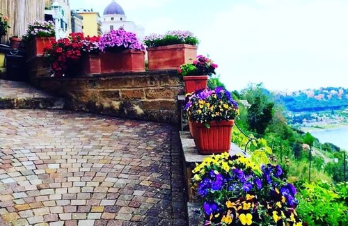 Castel Gandolfo Apartment | Garden with Lake View and Vasco Jacuzzi 1 min from Old Town