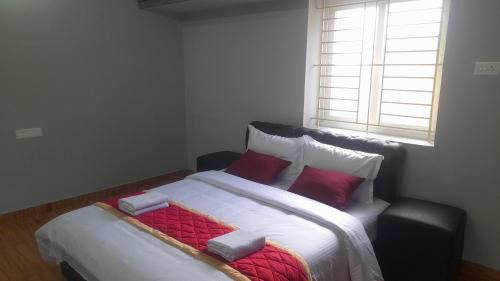 Yercaud Hotel | Garden Woods