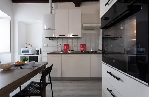 Roman Quarter Apartment | Garibaldi 10 - Garibaldi Ten